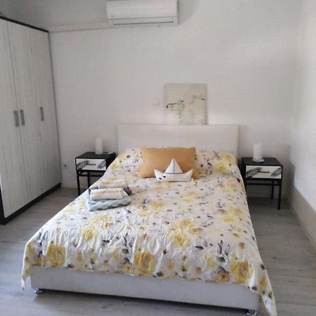 3D Studio Apartment Каштела Экстерьер фото
