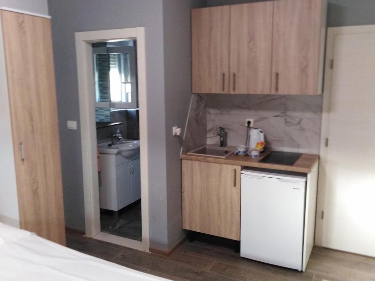 3D Studio Apartment Каштела Экстерьер фото